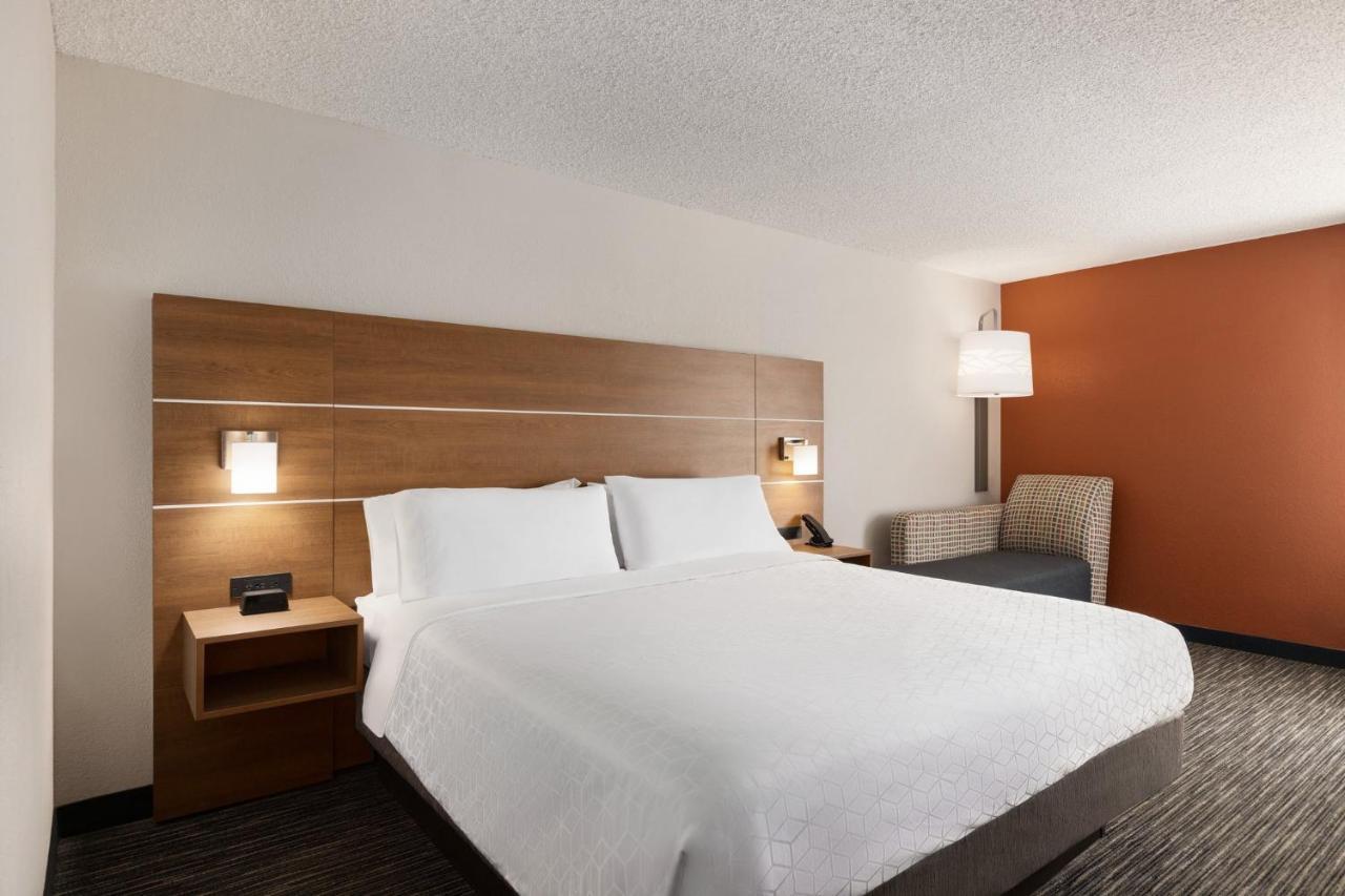Holiday Inn Express Vero Beach-West I-95 By Ihg Exterior photo