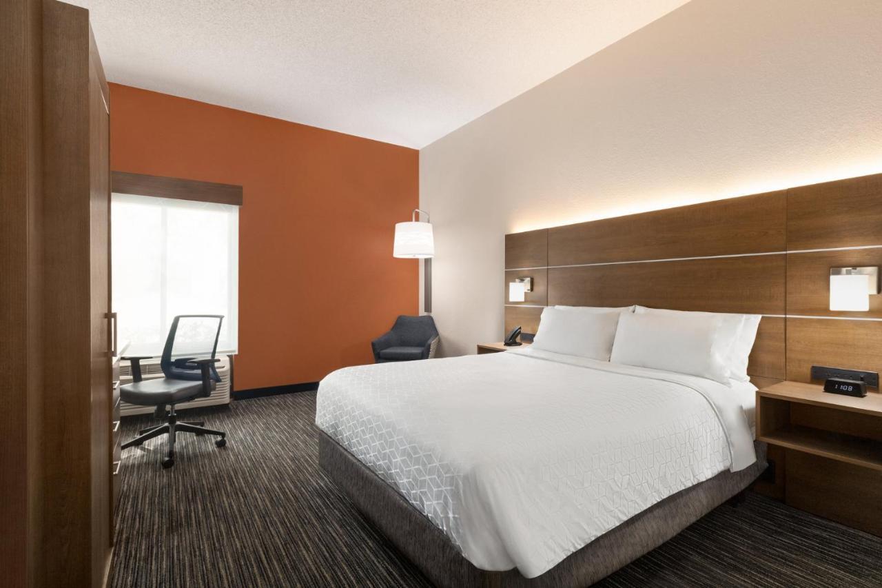 Holiday Inn Express Vero Beach-West I-95 By Ihg Exterior photo