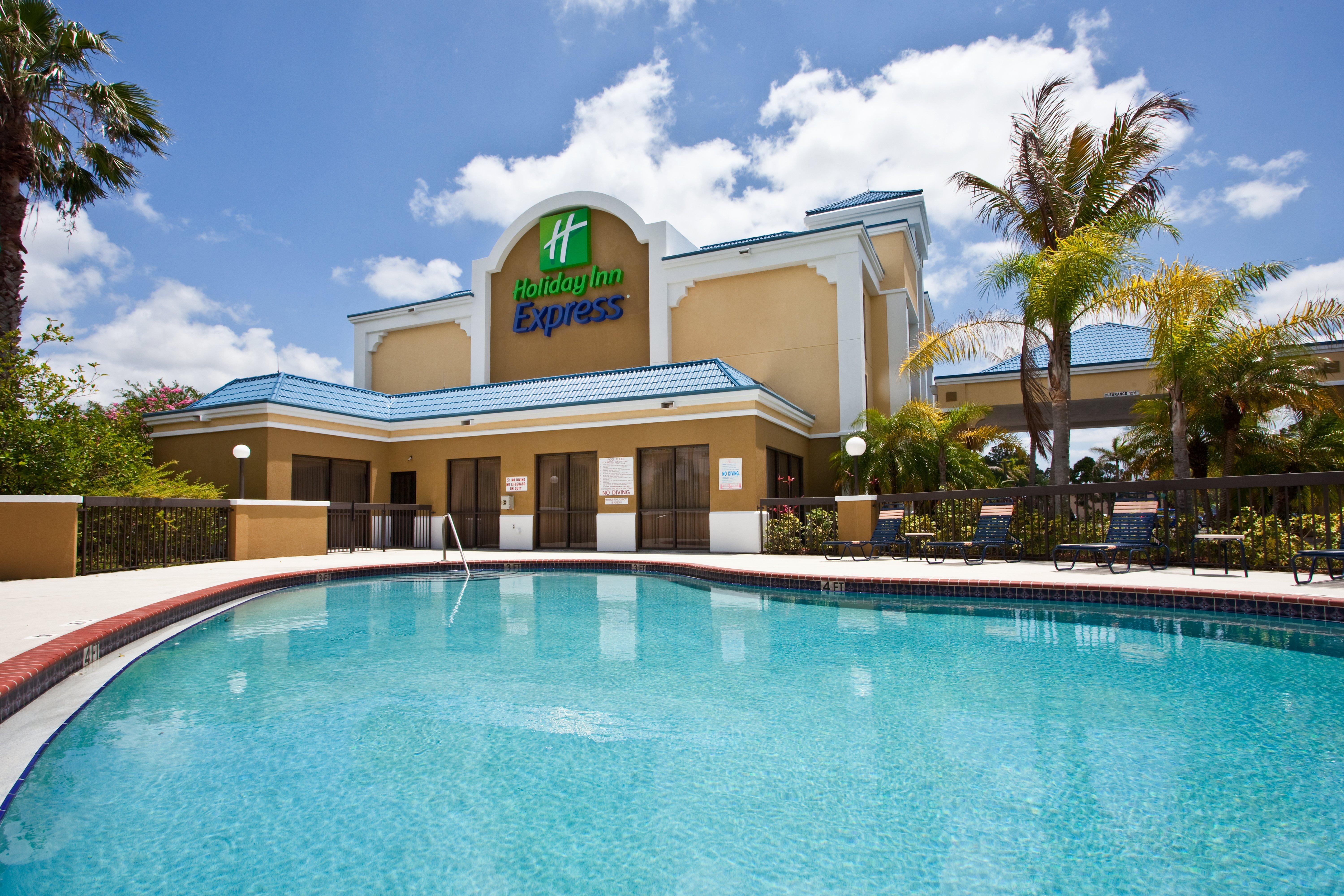 Holiday Inn Express Vero Beach-West I-95 By Ihg Exterior photo
